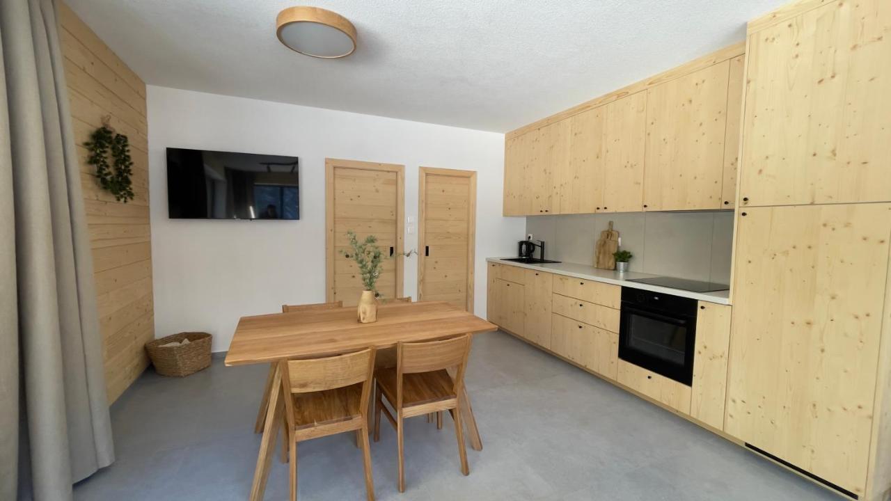 Yasna Apartments デマノブスカ・ドリーナ エクステリア 写真
